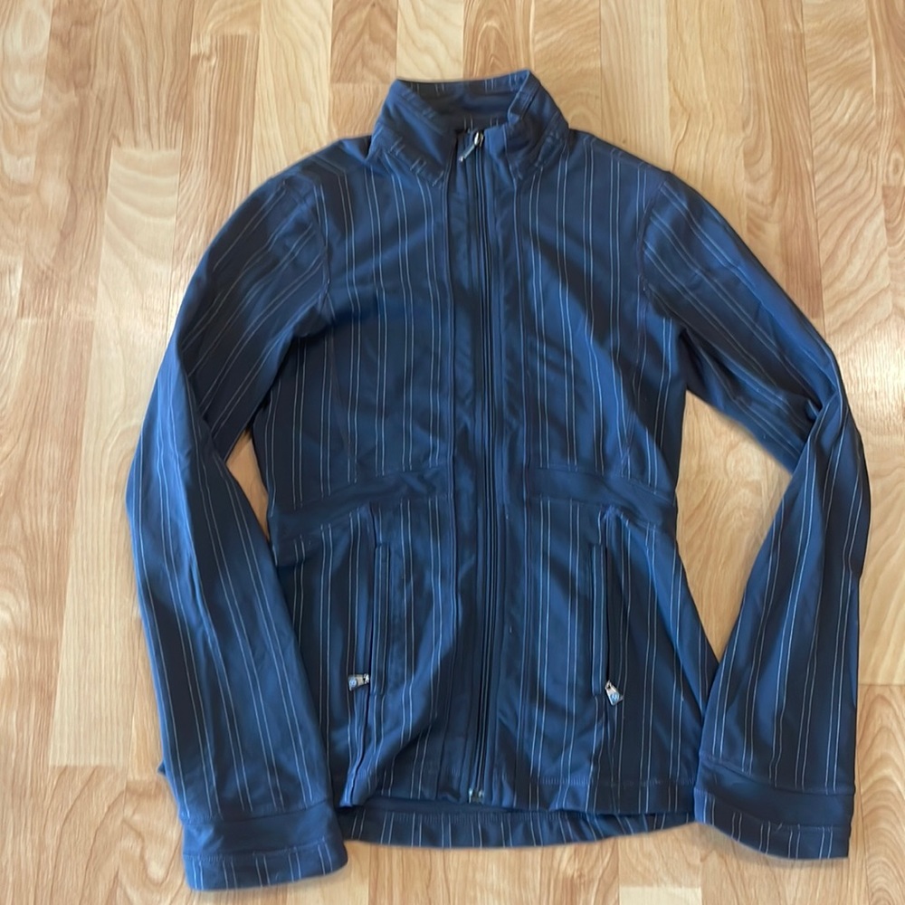 Lululemon LIMITED EDITION grey pin stripe jacket size 6